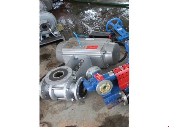 Used DN65 Three-way valves, automatic, with positioner, 2 pcs. for Sale (Auction Premium) | NetBid Industrial Auctions